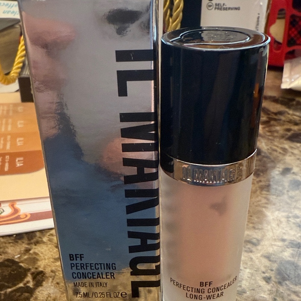 NWT IL MAKIAGE BFF 18 Perfecting Concealer - Long-Wear